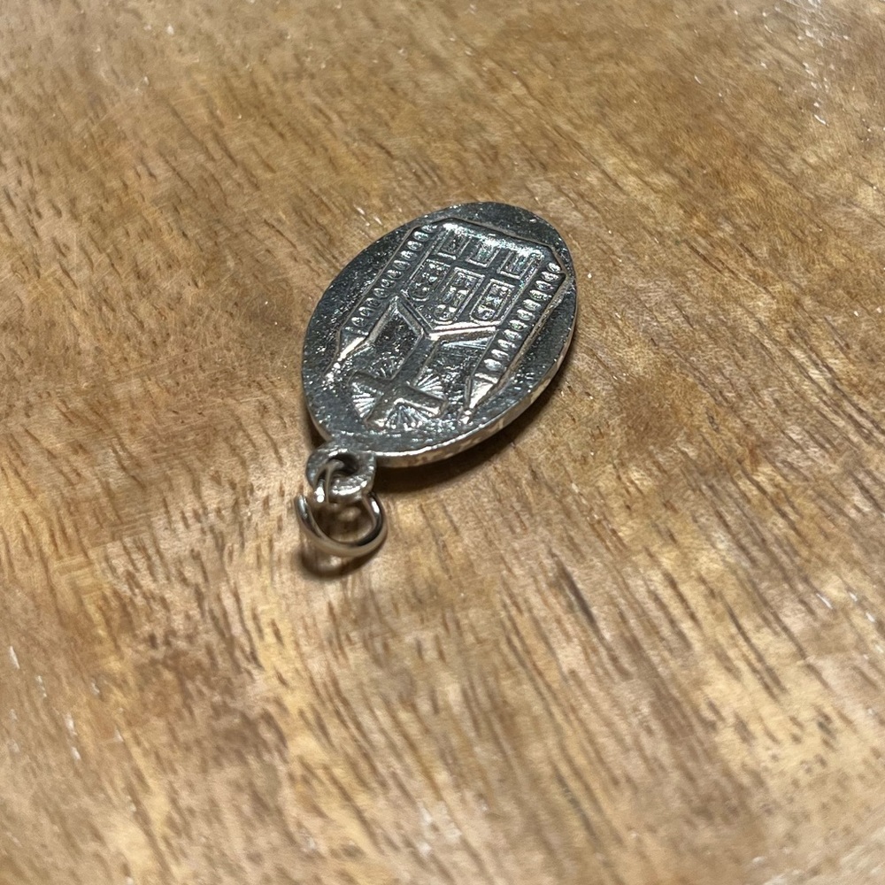 Vintage Catholic Mary Our Lady of Medugorje Silver Tone Medal Pendant - Picture 6 of 13